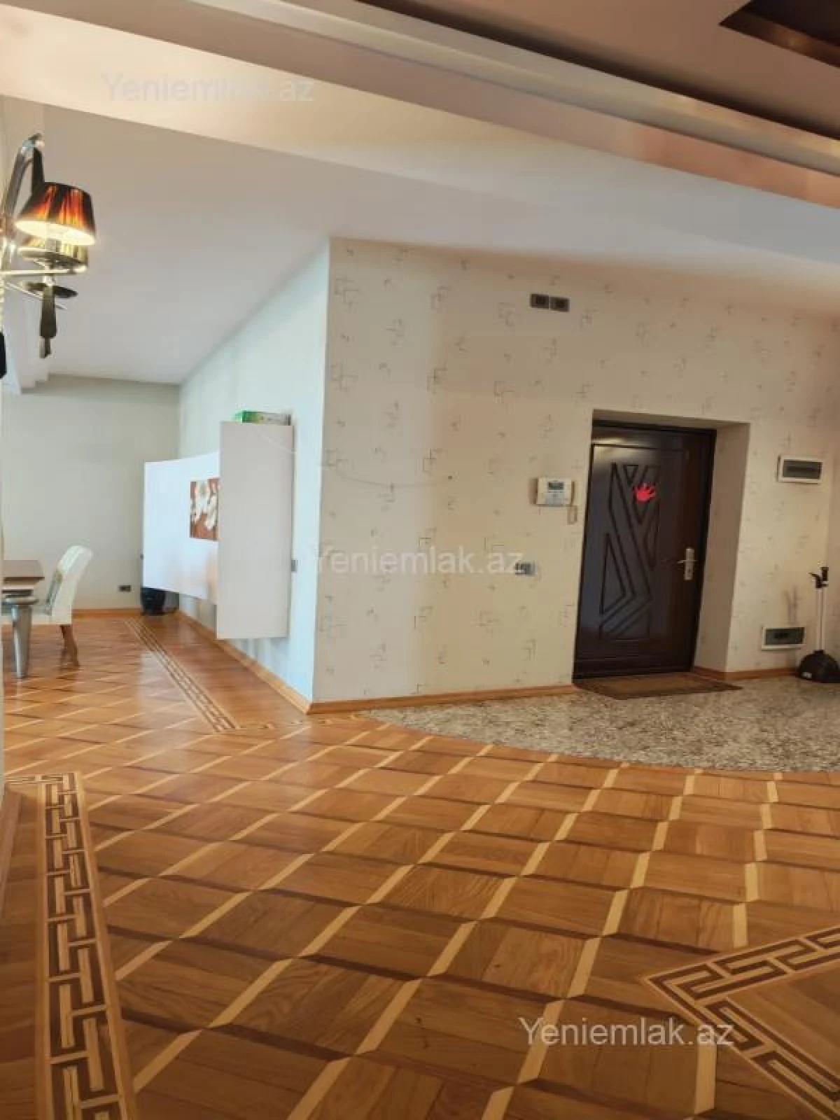 Satılır 4 otaqlı yeni tikili 180 m²
