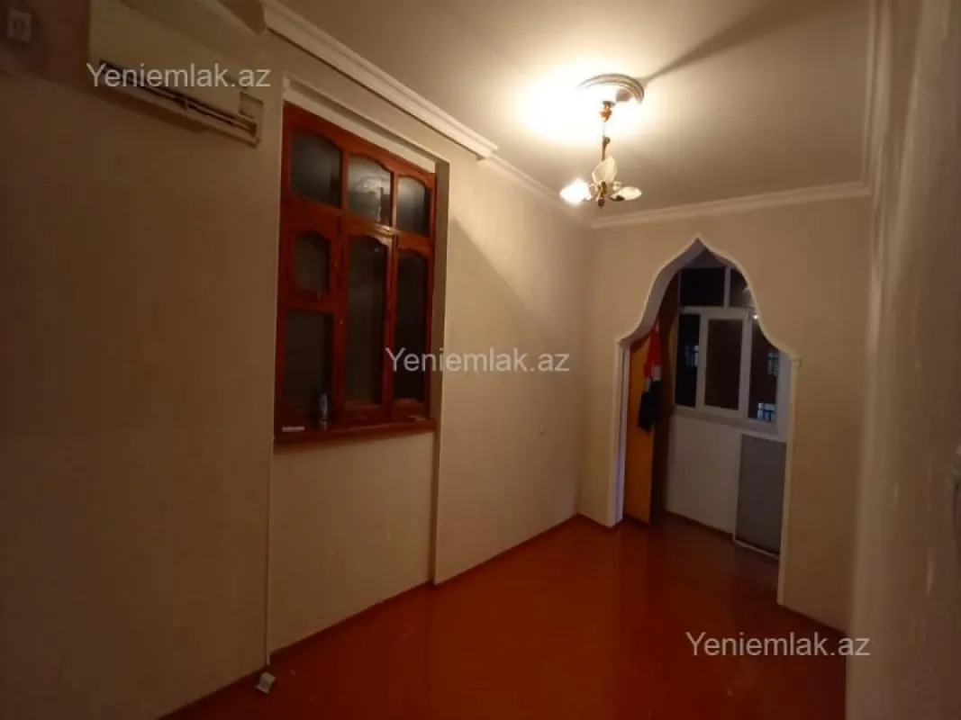 Satılır 1 otaqlı köhnə tikili 36 m²