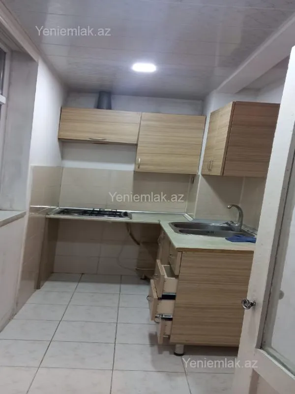 Satılır 1 otaqlı köhnə tikili 36 m²