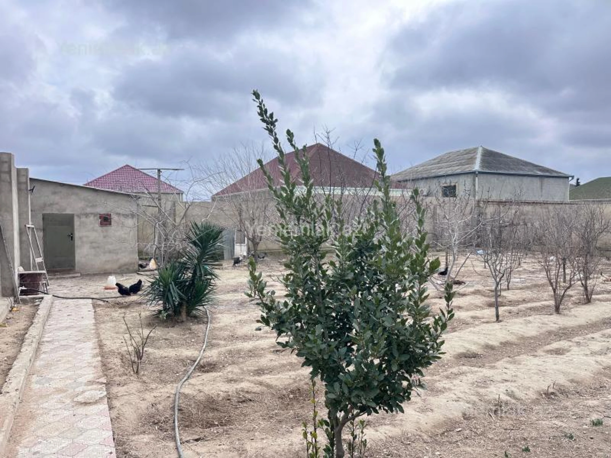 Satılır 4 otaqlı həyət evi 180 m²