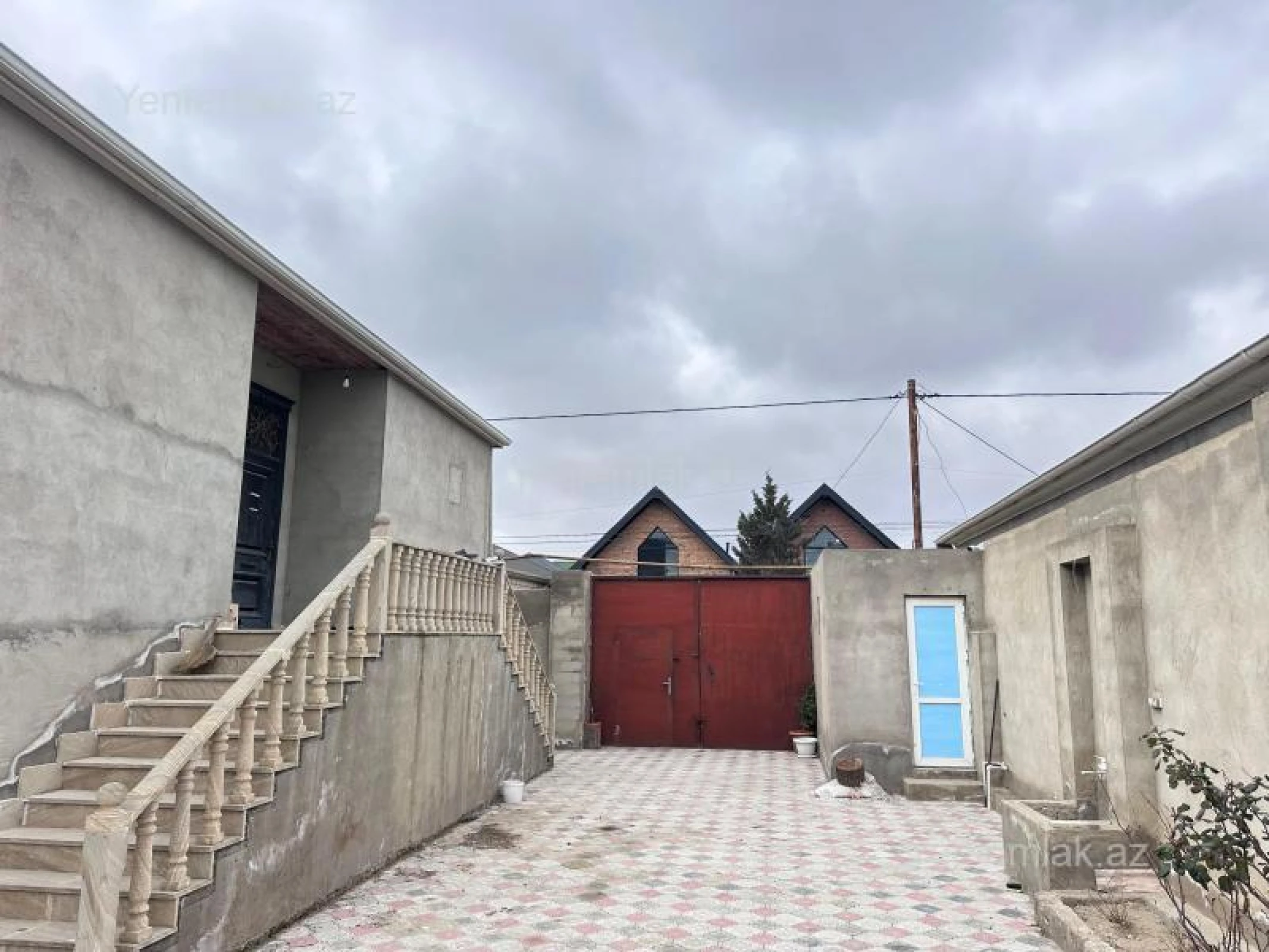 Satılır 4 otaqlı həyət evi 180 m²