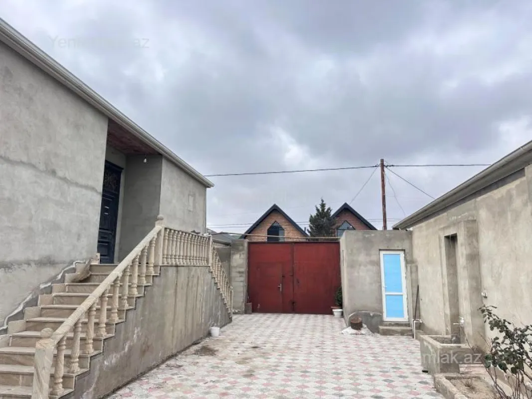 Satılır 4 otaqlı həyət evi 180 m²