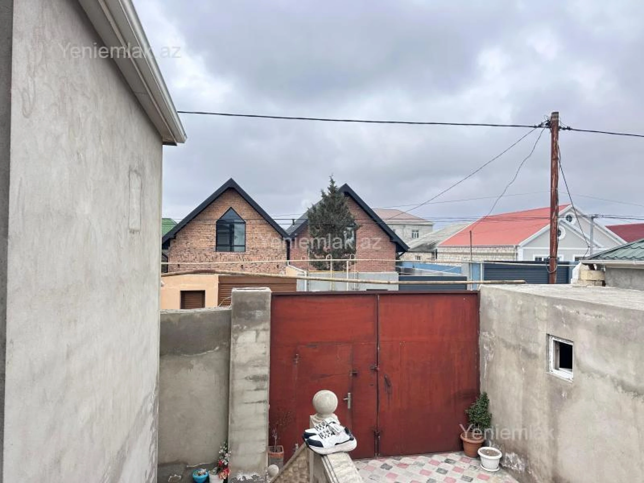 Satılır 4 otaqlı həyət evi 180 m²