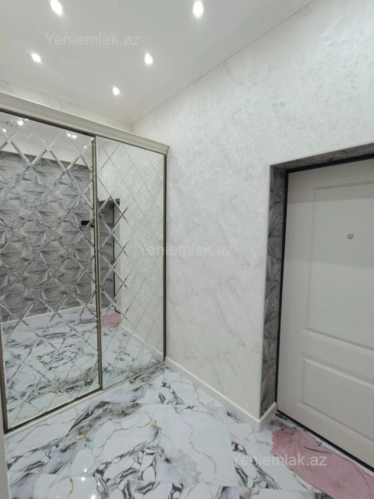 Satılır 2 otaqlı yeni tikili 52 m²