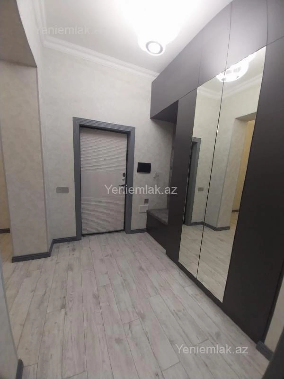 Satılır 2 otaqlı yeni tikili 70 m²