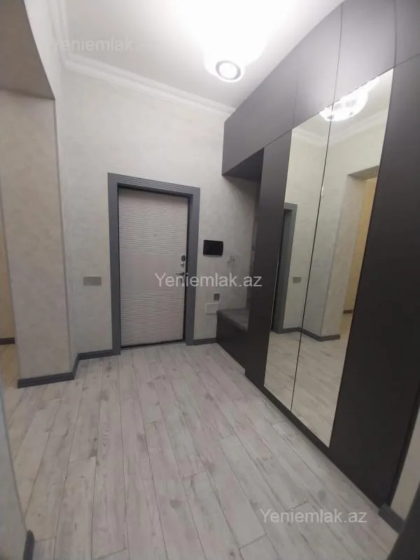 Satılır 2 otaqlı yeni tikili 70 m²