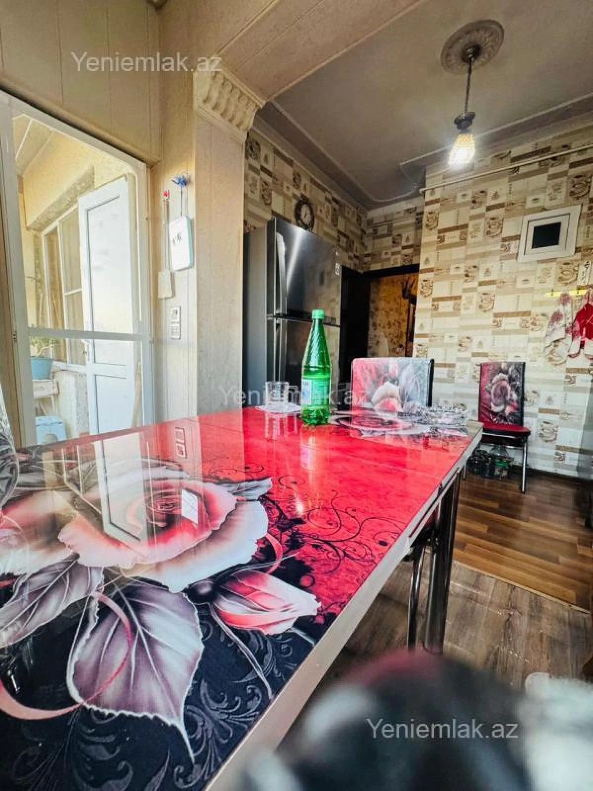 Satılır 2 otaqlı köhnə tikili 65 m²