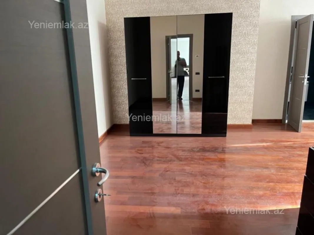Satılır 3 otaqlı yeni tikili 217 m²