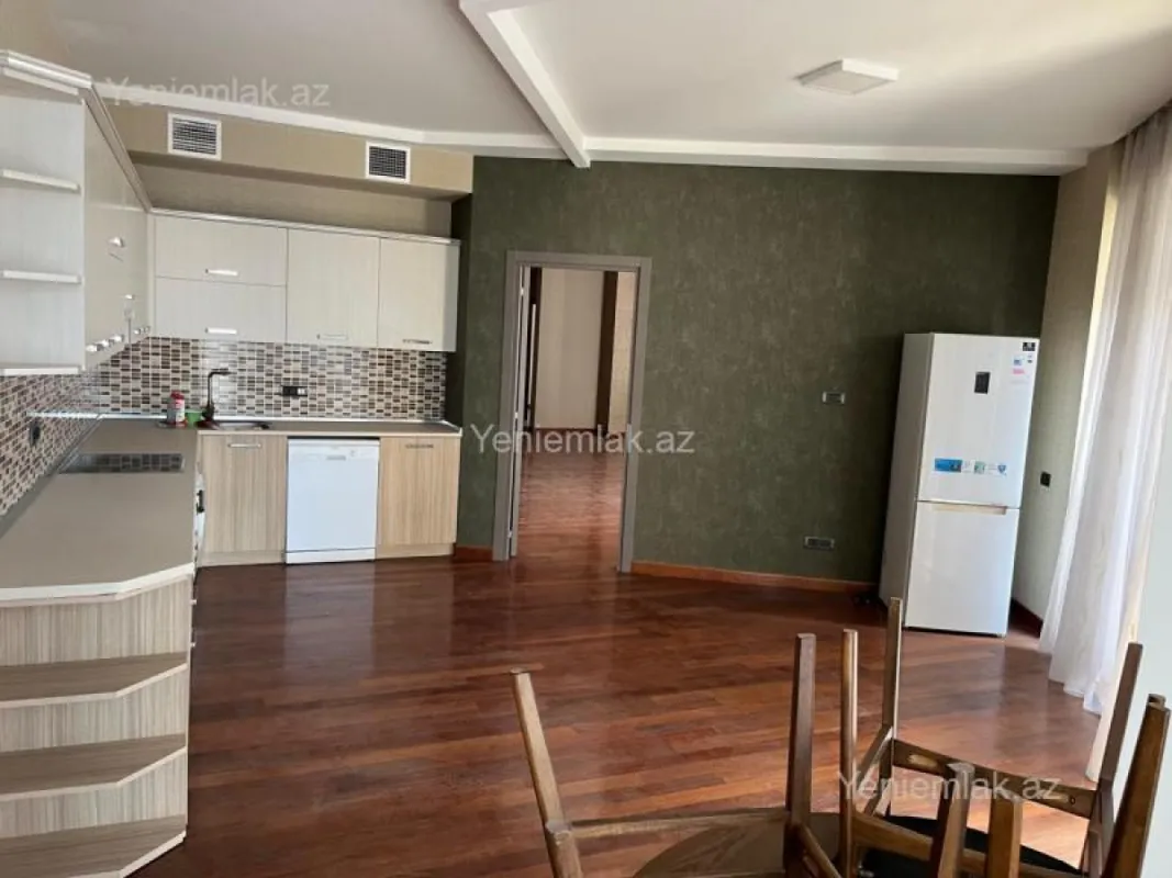 Satılır 3 otaqlı yeni tikili 217 m²
