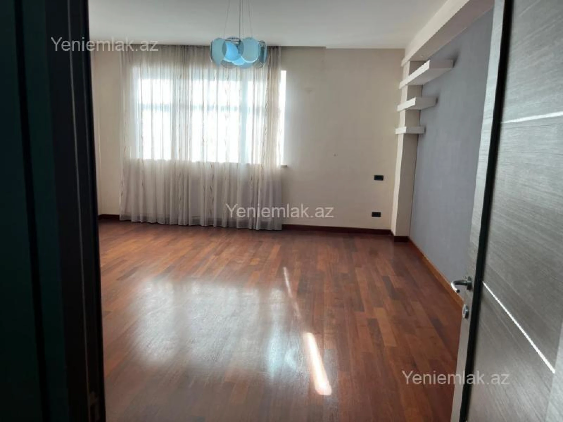 Satılır 3 otaqlı yeni tikili 217 m²