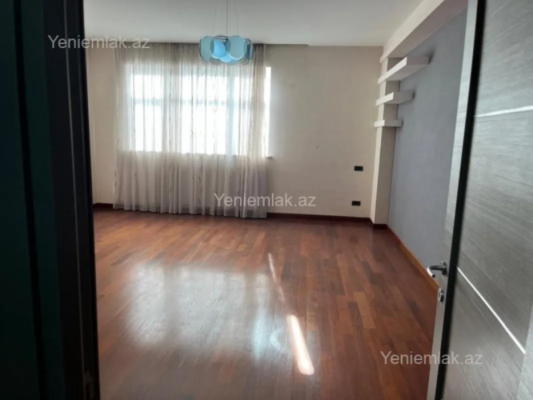 Satılır 3 otaqlı yeni tikili 217 m²