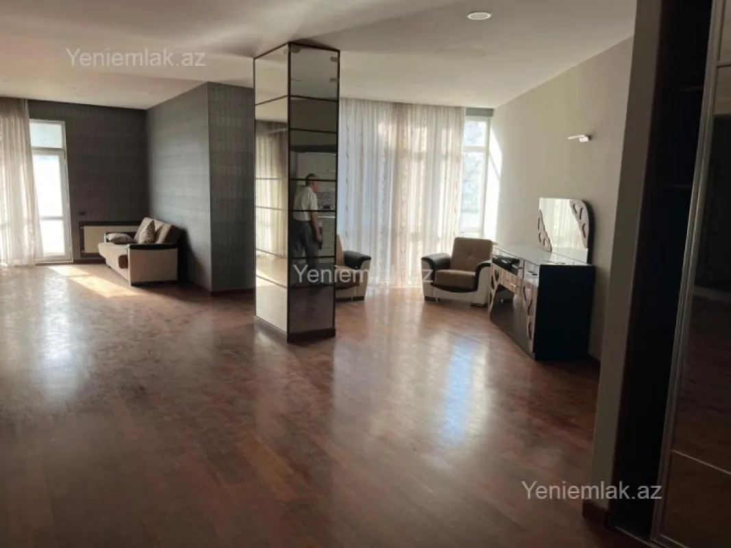Satılır 3 otaqlı yeni tikili 217 m²