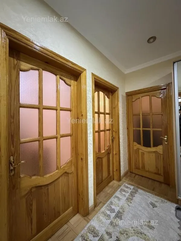 Satılır 3 otaqlı köhnə tikili 90 m²