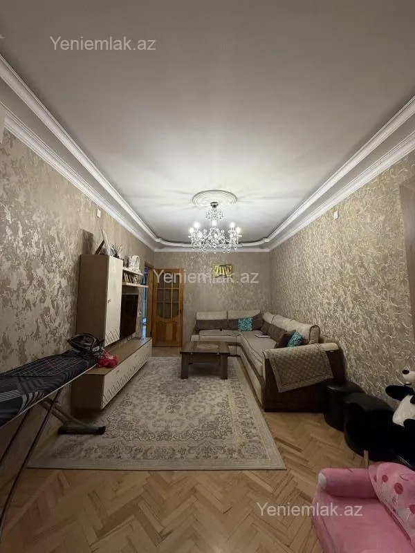 Satılır 3 otaqlı köhnə tikili 90 m²