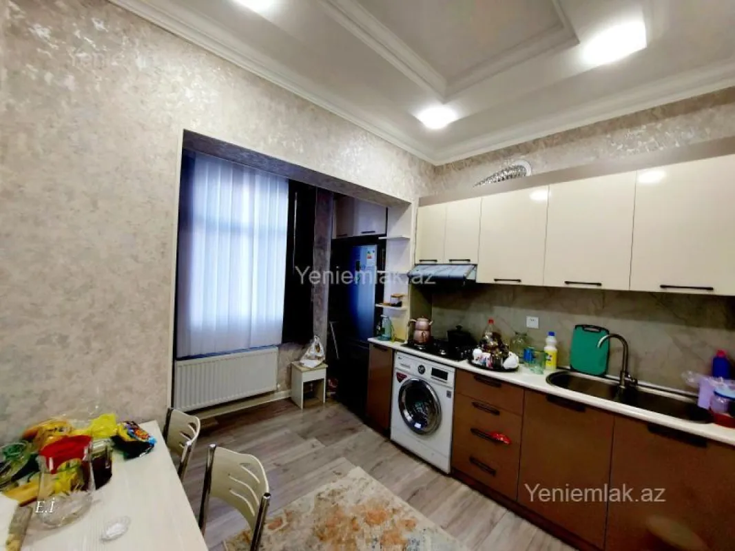 Satılır 3 otaqlı köhnə tikili 72 m²