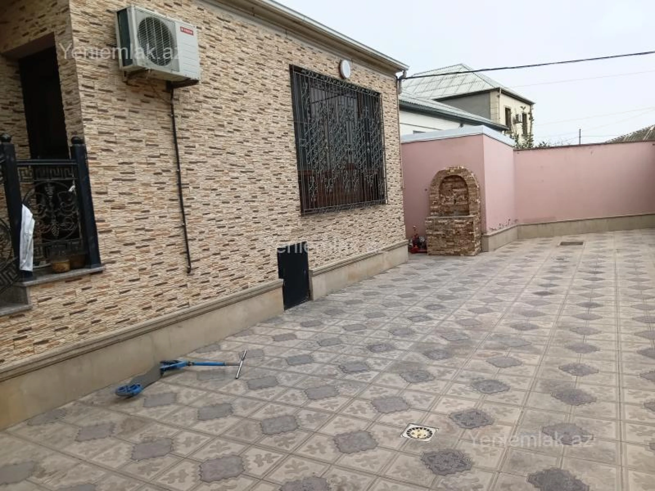 Satılır 5 otaqlı həyət evi 150 m²