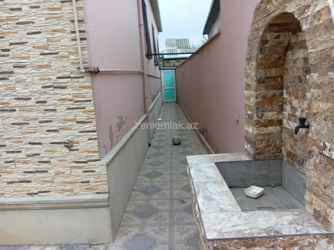 Satılır 5 otaqlı həyət evi 150 m²