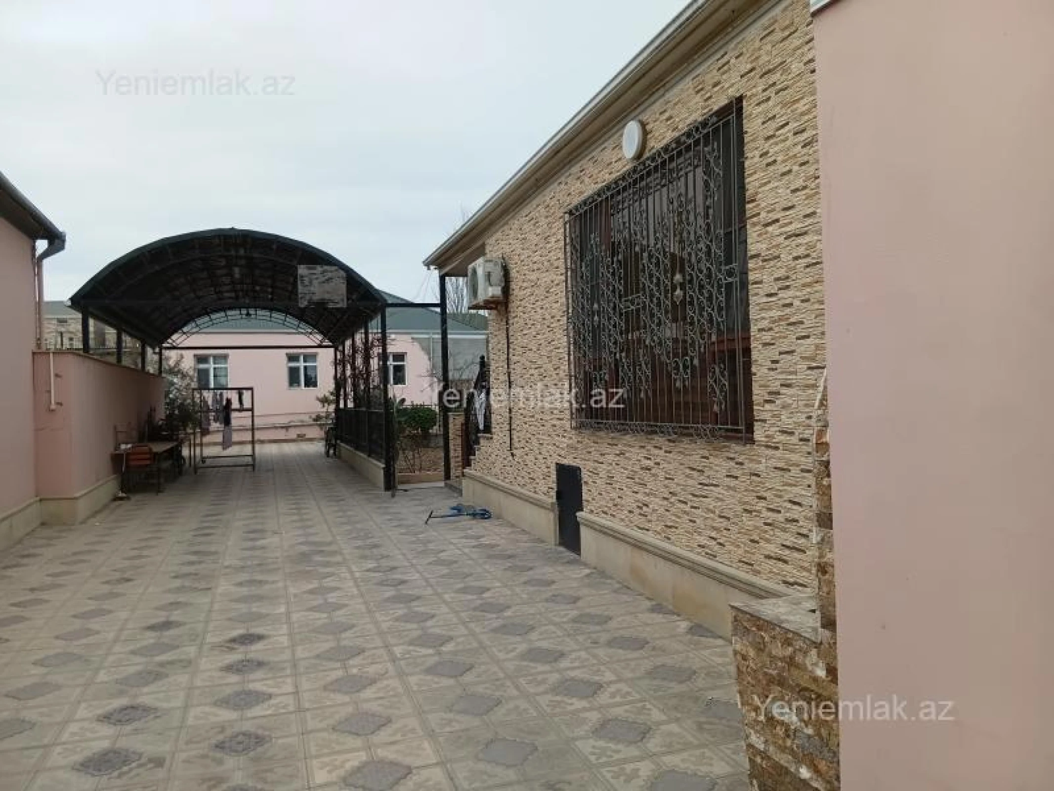 Satılır 5 otaqlı həyət evi 150 m²