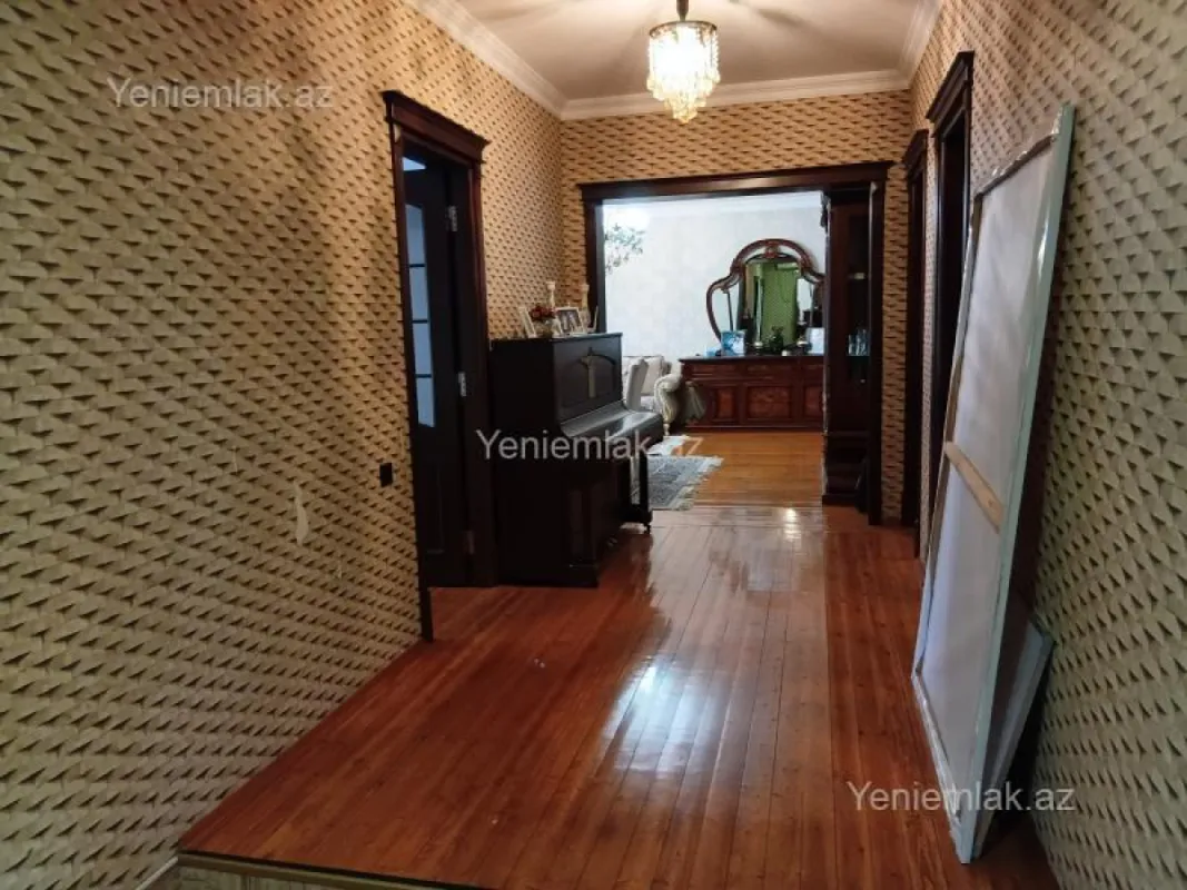Satılır 5 otaqlı həyət evi 150 m²