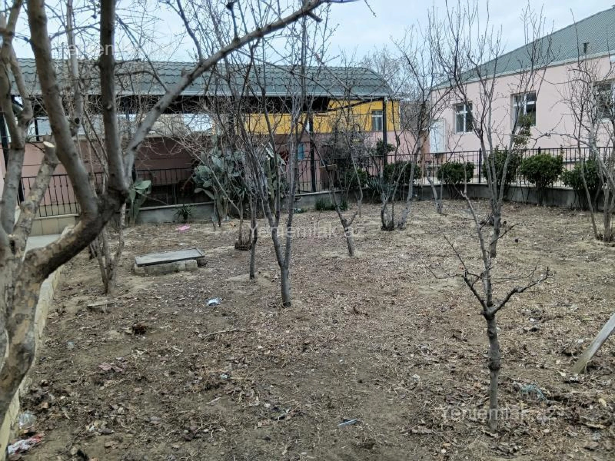 Satılır 5 otaqlı həyət evi 150 m²