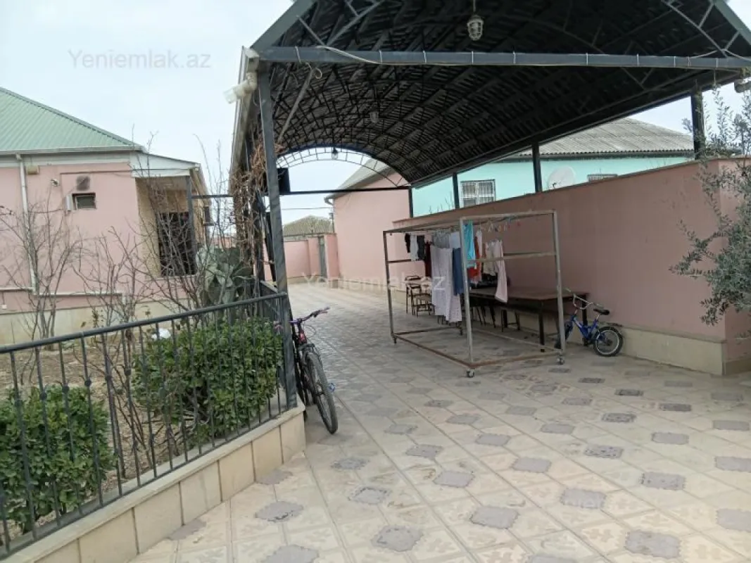 Satılır 5 otaqlı həyət evi 150 m²