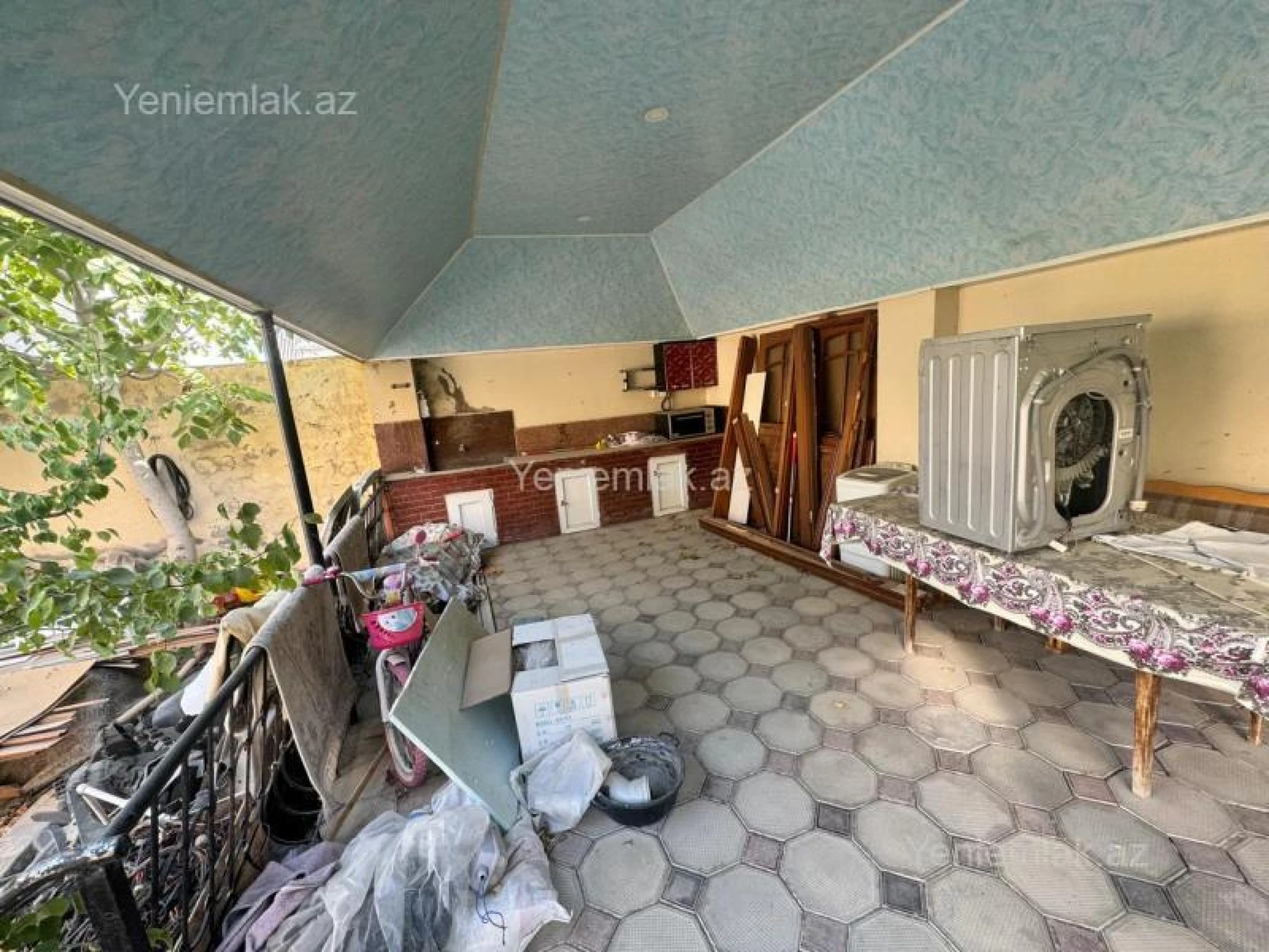 Satılır 6 otaqlı həyət evi 180 m²