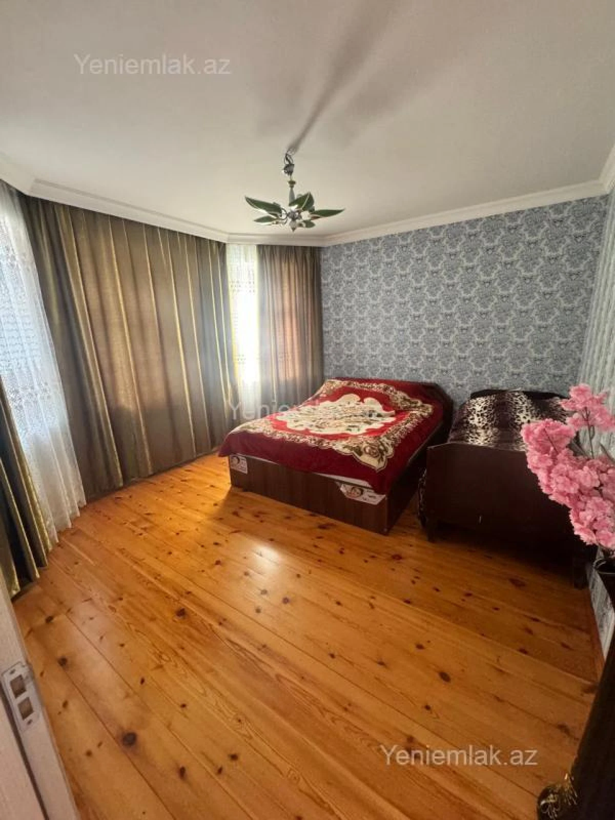 Satılır 6 otaqlı həyət evi 180 m²