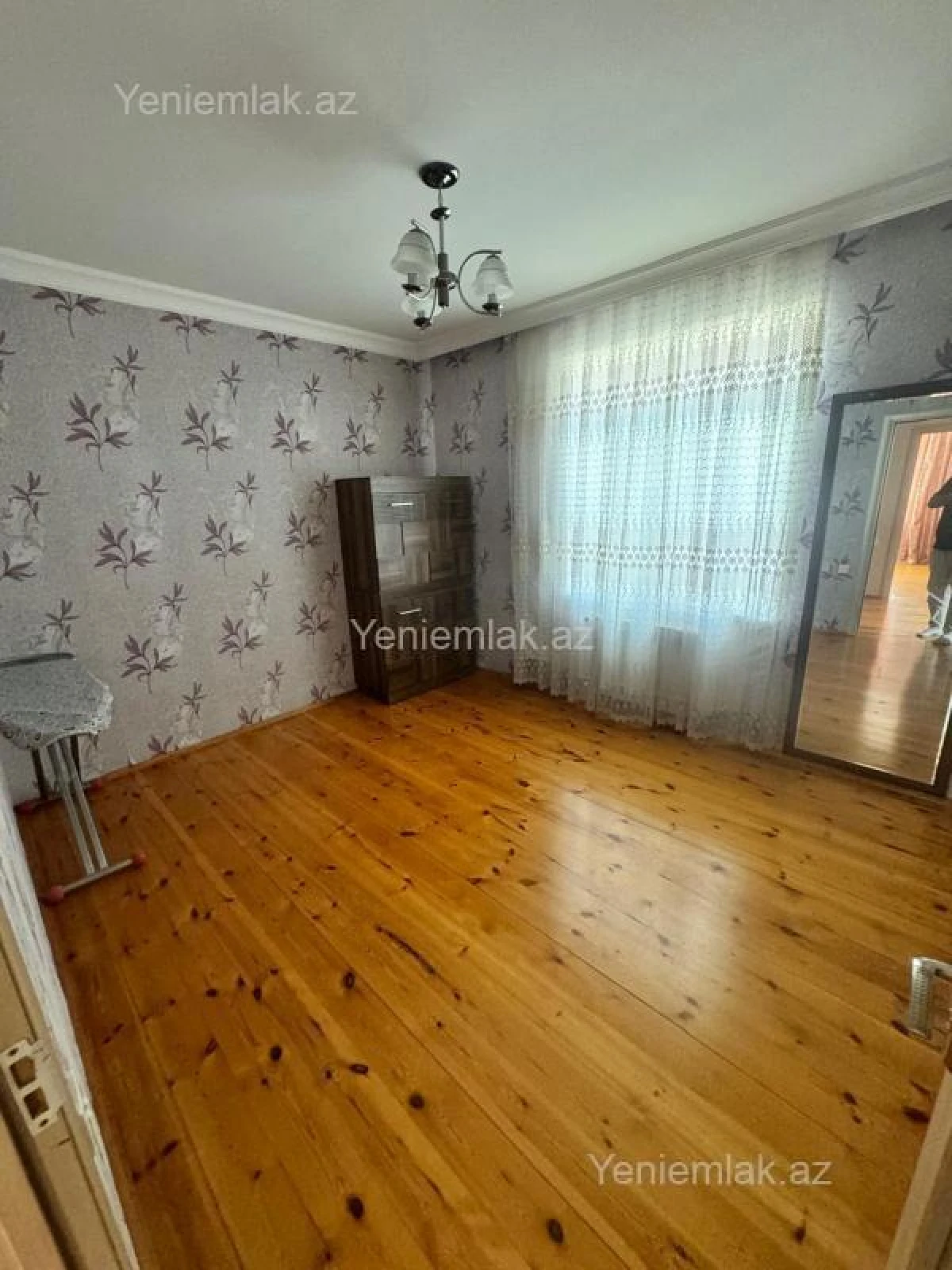 Satılır 6 otaqlı həyət evi 180 m²