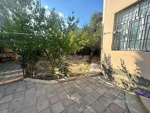 Satılır 6 otaqlı həyət evi 180 m²