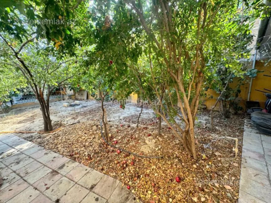 Satılır 6 otaqlı həyət evi 180 m²