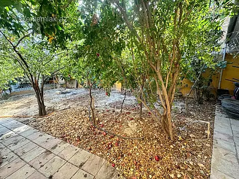 Satılır 6 otaqlı həyət evi 180 m²