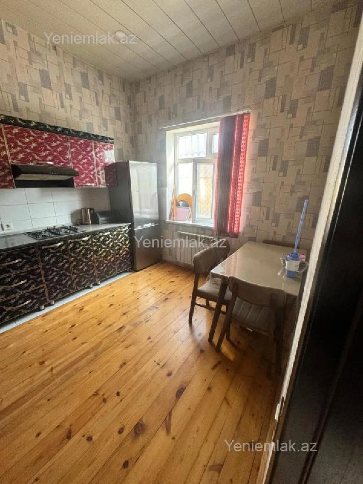 Satılır 6 otaqlı həyət evi 180 m²