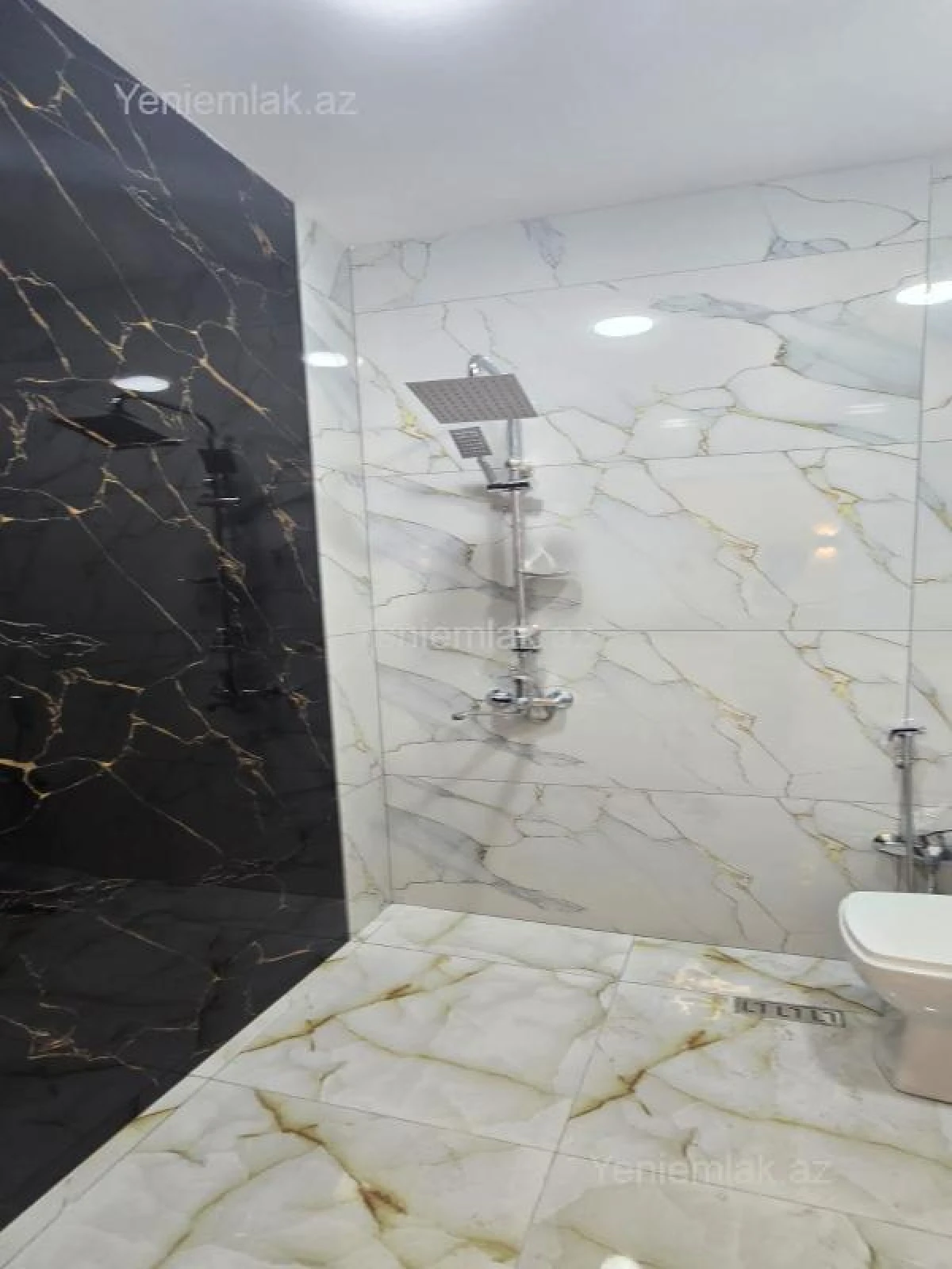 Satılır 3 otaqlı yeni tikili 130 m²
