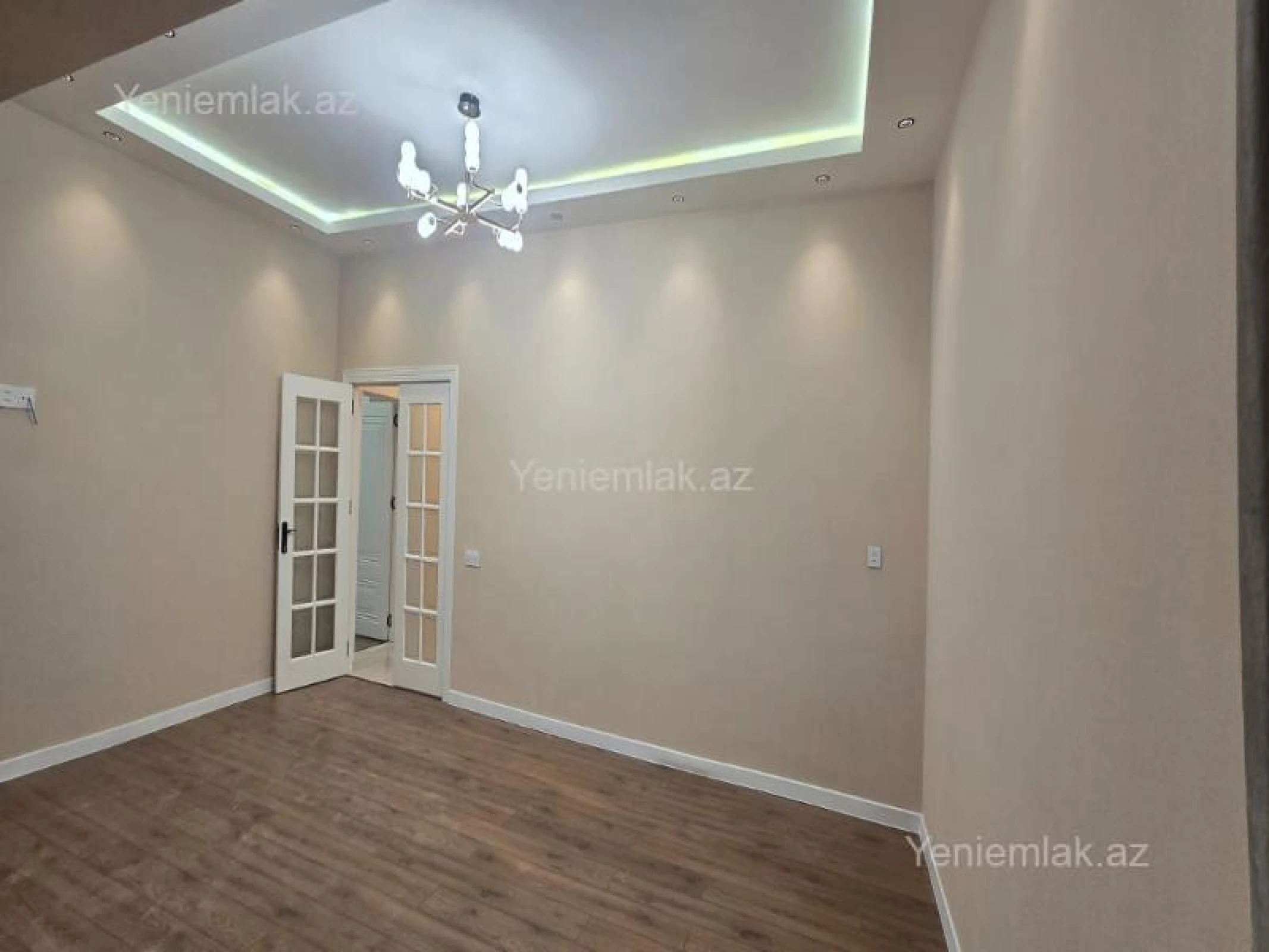 Satılır 3 otaqlı yeni tikili 130 m²