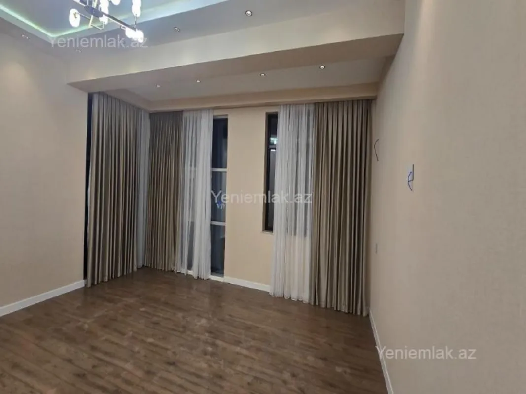 Satılır 3 otaqlı yeni tikili 130 m²