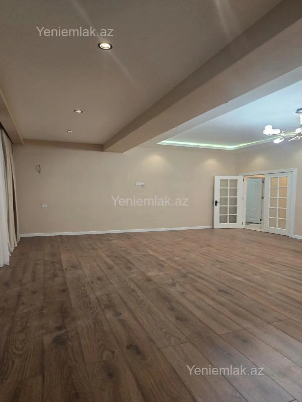 Satılır 3 otaqlı yeni tikili 130 m²