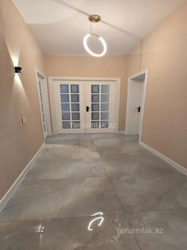 Satılır 3 otaqlı yeni tikili 130 m²