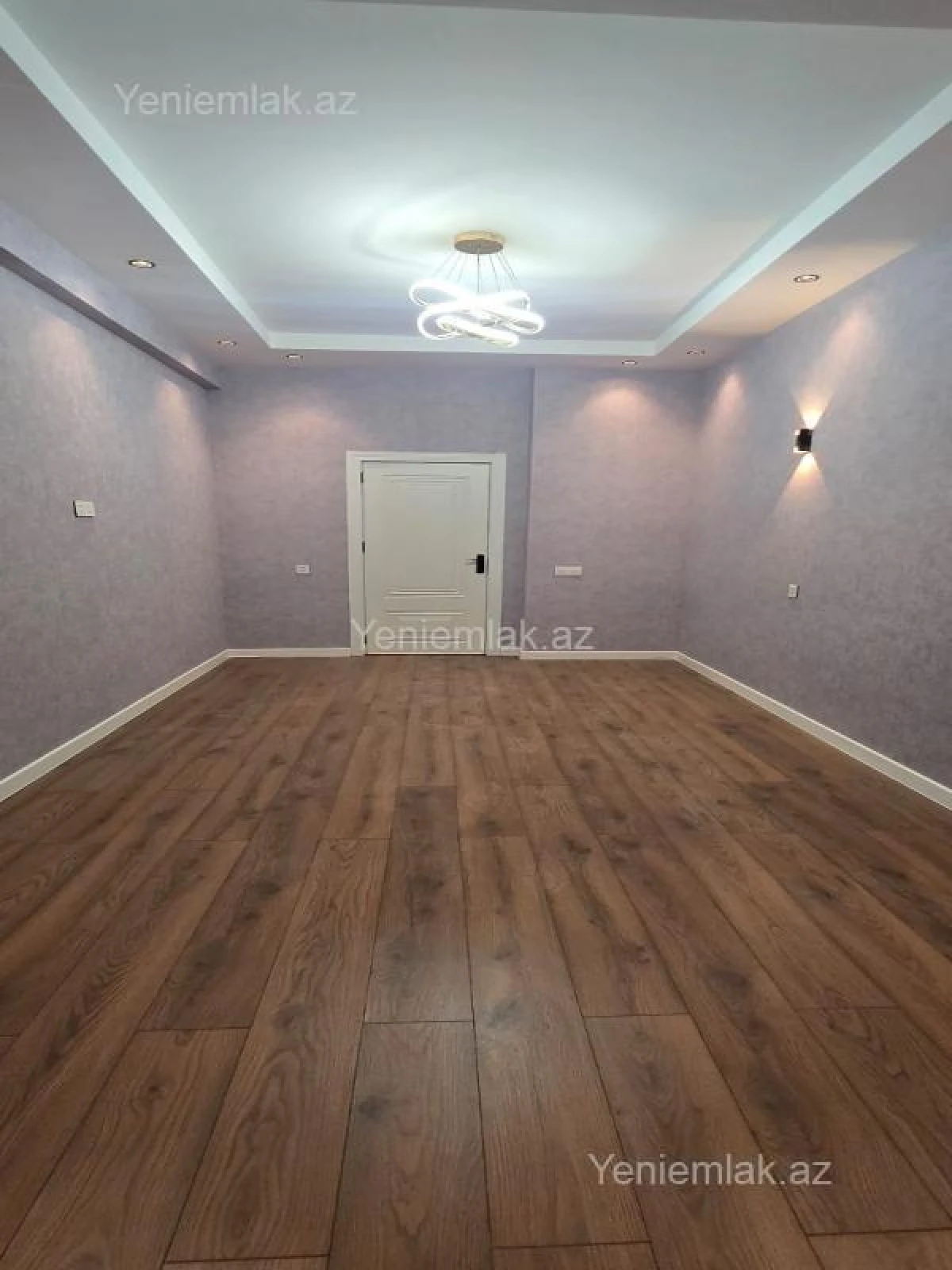 Satılır 3 otaqlı yeni tikili 130 m²