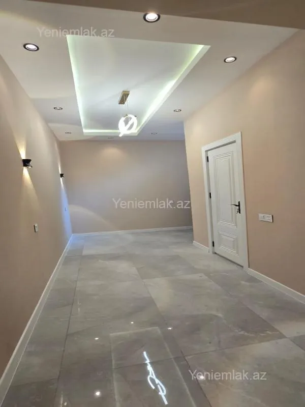 Satılır 3 otaqlı yeni tikili 130 m²