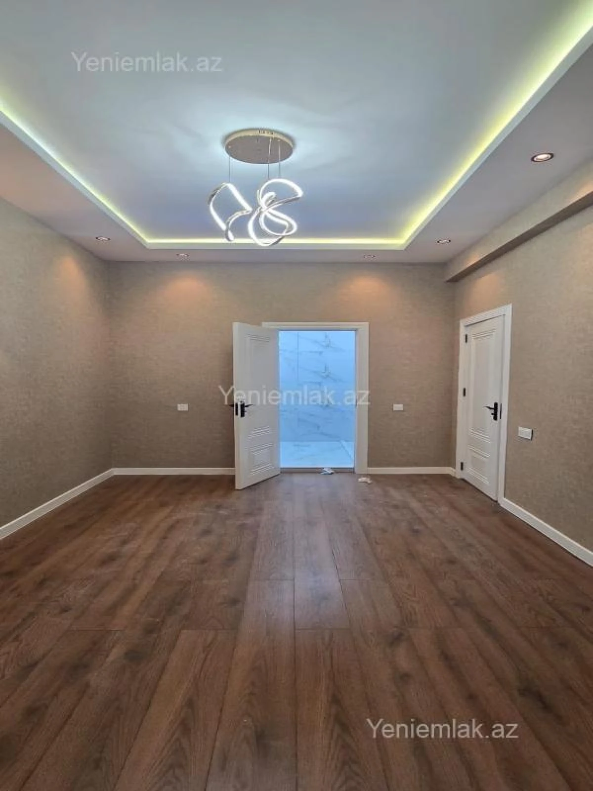 Satılır 3 otaqlı yeni tikili 130 m²