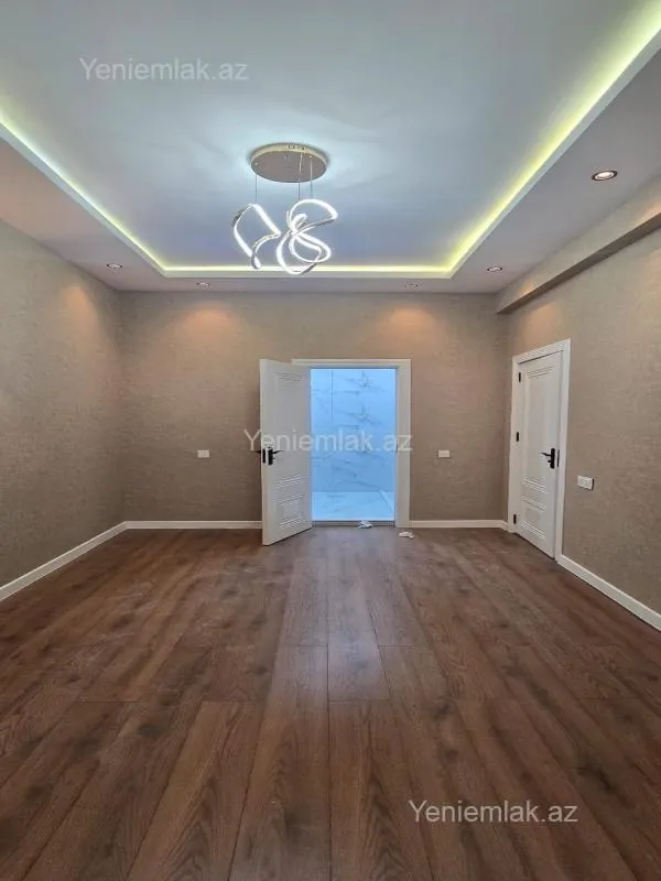 Satılır 3 otaqlı yeni tikili 130 m²