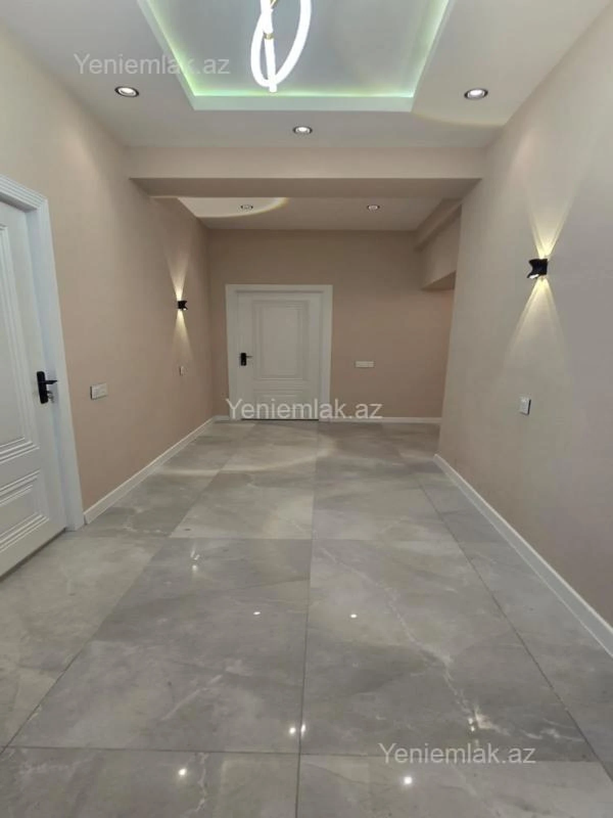 Satılır 3 otaqlı yeni tikili 130 m²