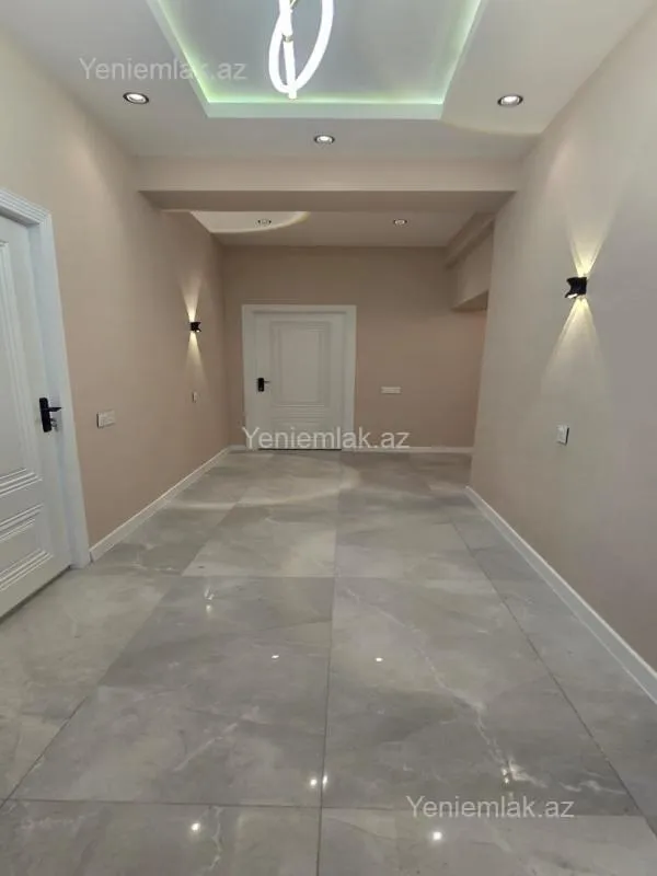 Satılır 3 otaqlı yeni tikili 130 m²