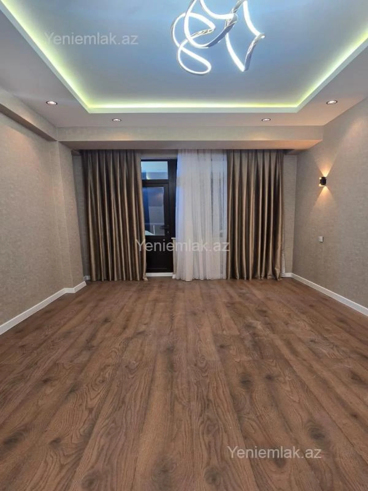 Satılır 3 otaqlı yeni tikili 130 m²