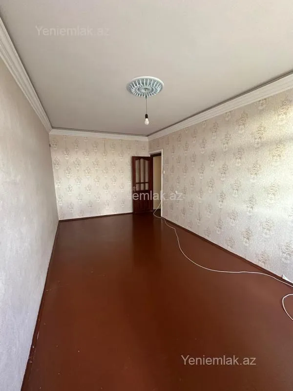 Satılır 2 otaqlı köhnə tikili 55 m²