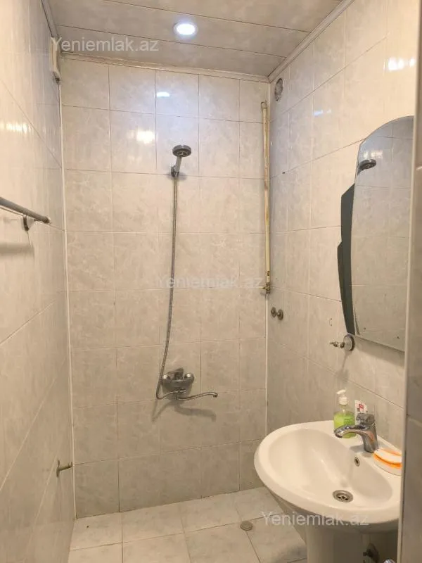 Satılır 3 otaqlı köhnə tikili 73 m²