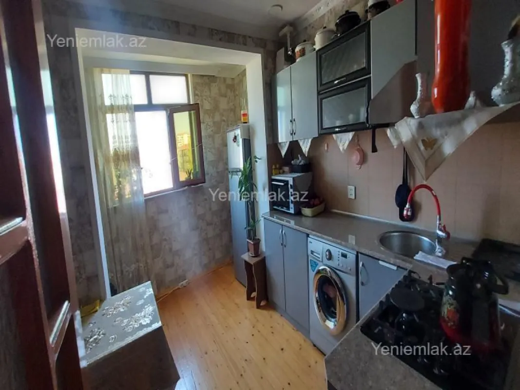 Satılır 2 otaqlı köhnə tikili 50 m²