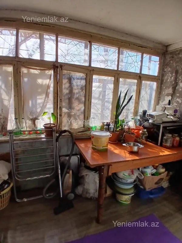 Satılır 2 otaqlı köhnə tikili 45 m²