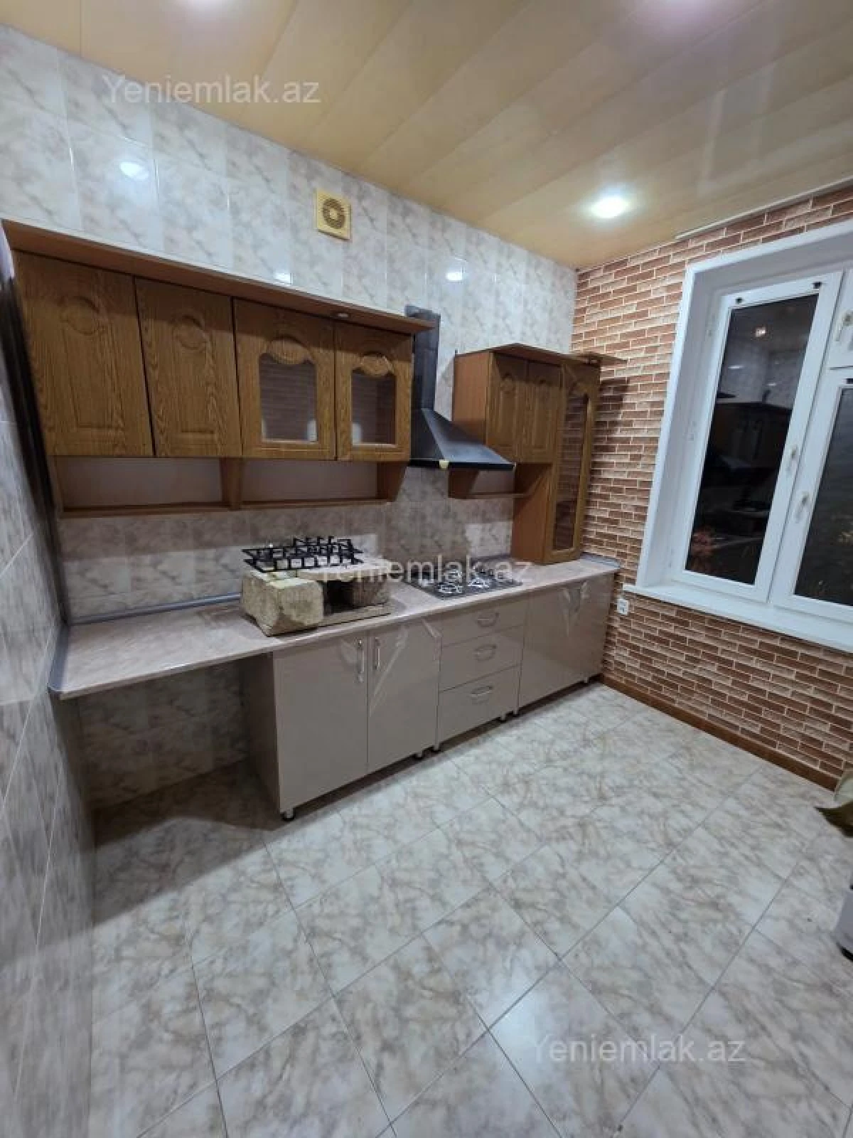 Satılır 2 otaqlı köhnə tikili 71 m²