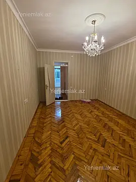 Satılır 2 otaqlı köhnə tikili 71 m²